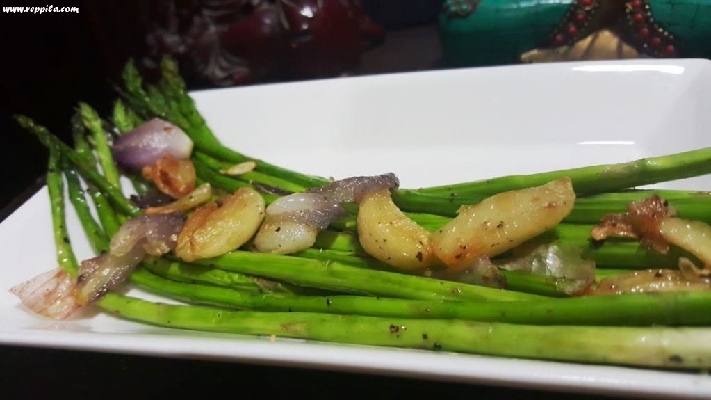 Asparagus baked in Olive Oil